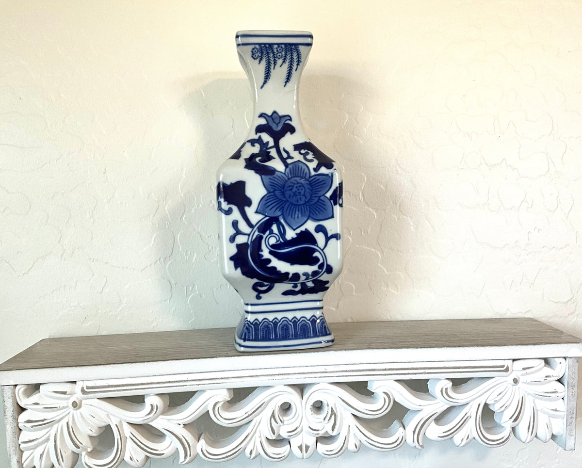 Vintage Lynton Chinoiserie Style Blue & White Porcelain Vase